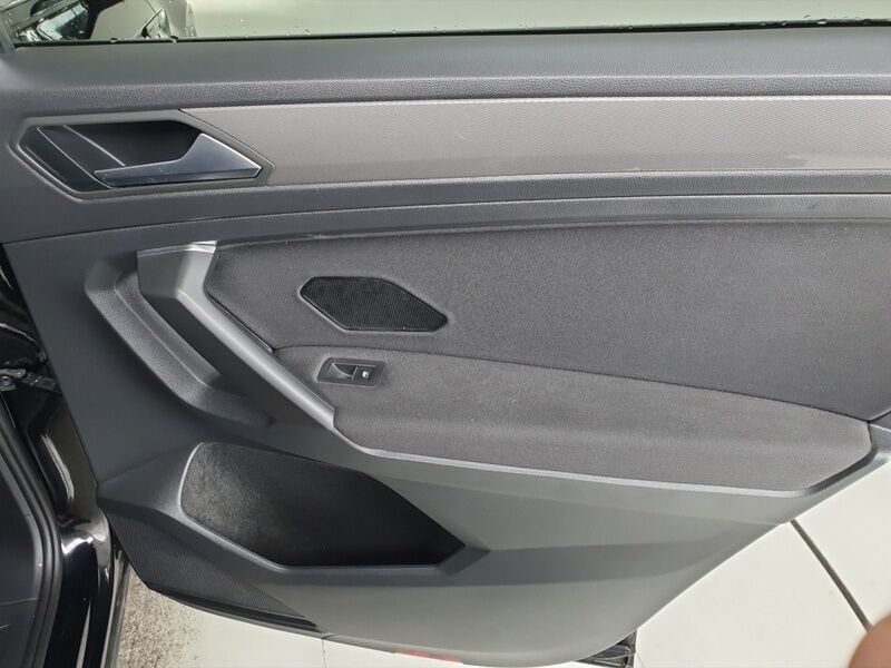 More views of Volkswagen Tiguan