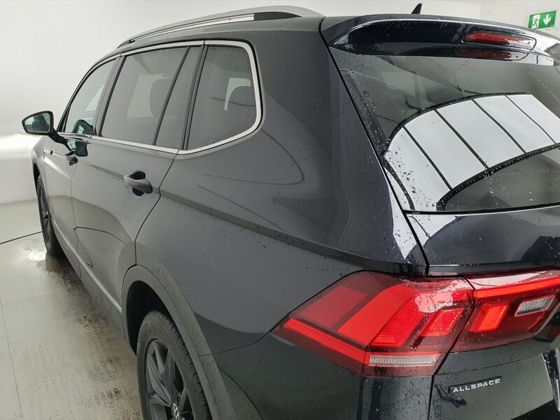 More views of Volkswagen Tiguan