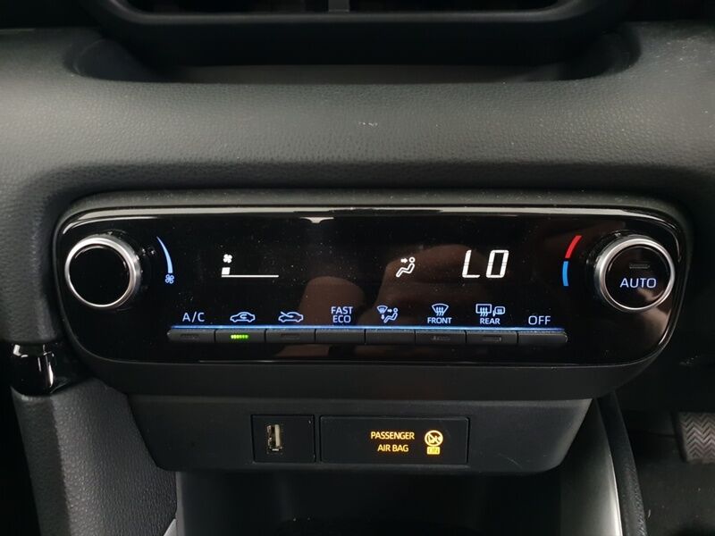 More views of Toyota Yaris