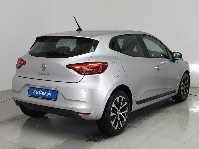 More views of Renault Clio