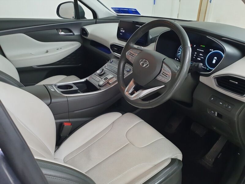 More views of Hyundai Santa Fe