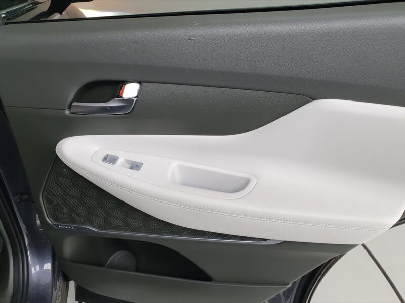 More views of Hyundai Santa Fe