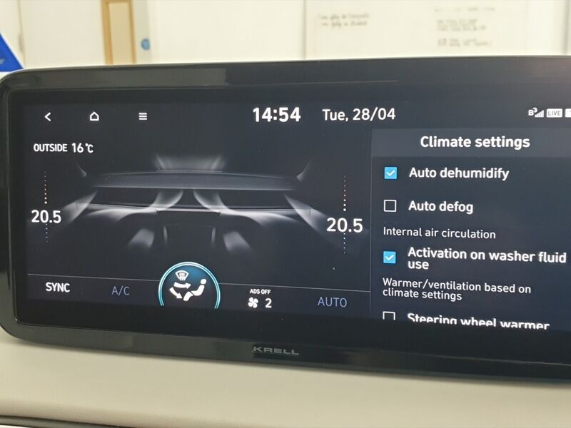 More views of Hyundai Santa Fe