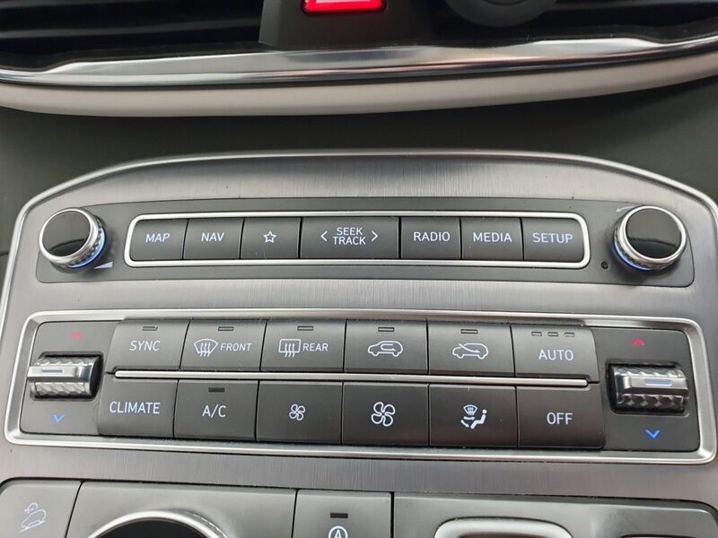 More views of Hyundai Santa Fe