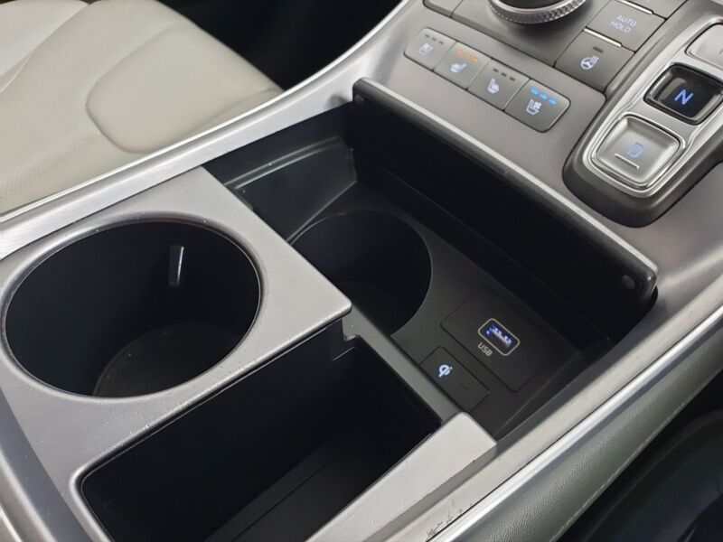 More views of Hyundai Santa Fe