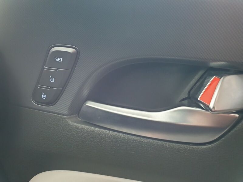 More views of Hyundai Santa Fe