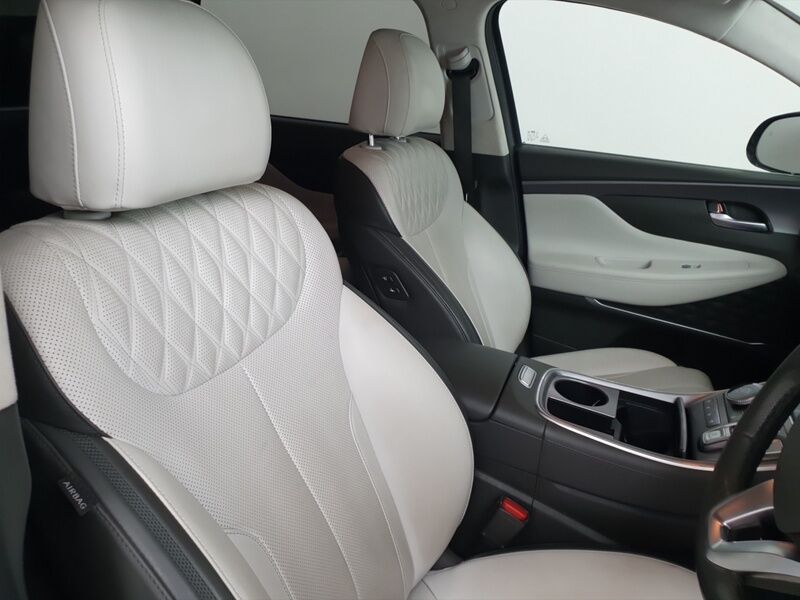 More views of Hyundai Santa Fe