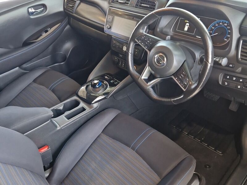 More views of Nissan Leaf