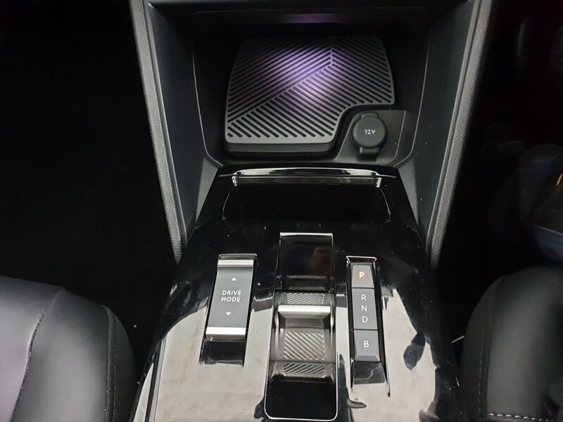 More views of Citroen e-C4