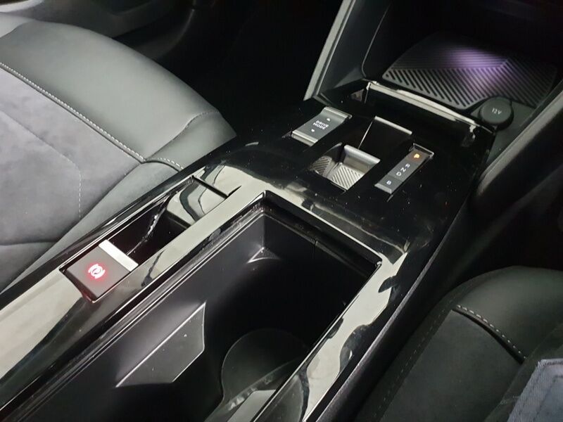 More views of Citroen e-C4