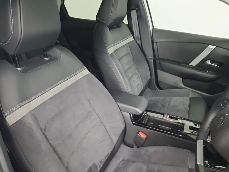 More views of Citroen e-C4
