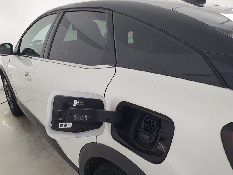 More views of Citroen e-C4