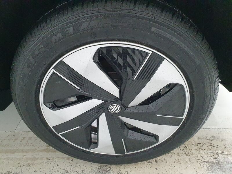 More views of MG ZS