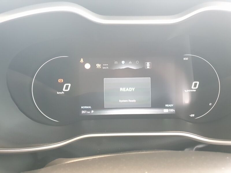 More views of MG ZS