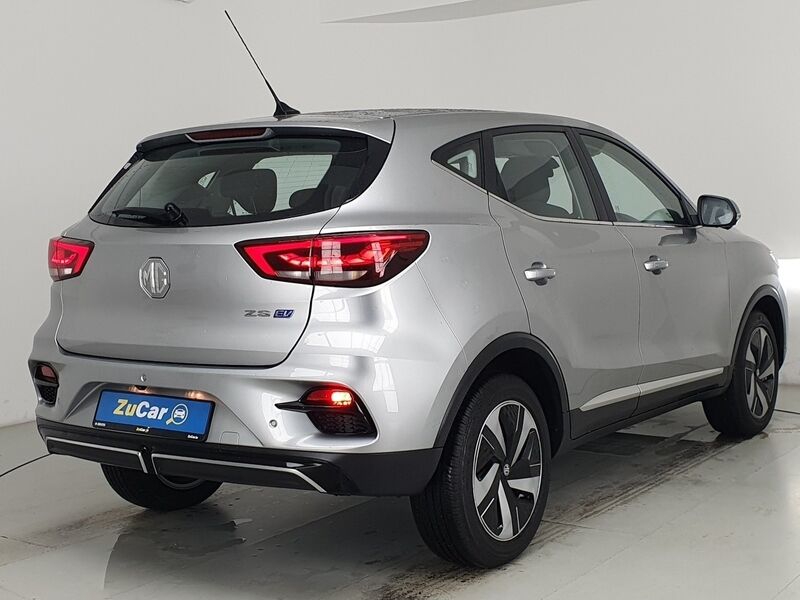 More views of MG ZS