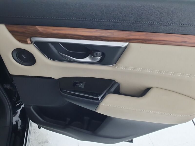 More views of Honda CR-V
