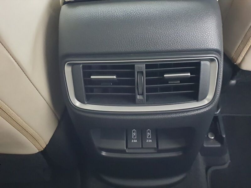 More views of Honda CR-V