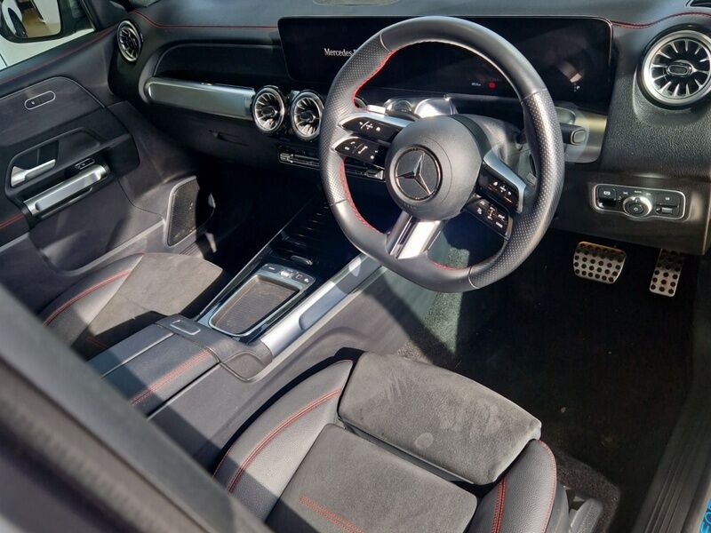 More views of Mercedes-Benz EQB