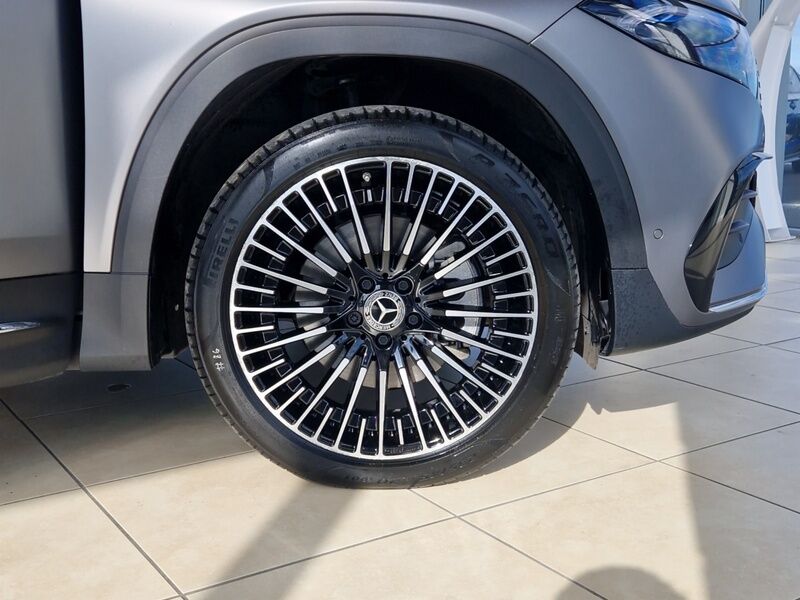More views of Mercedes-Benz EQB