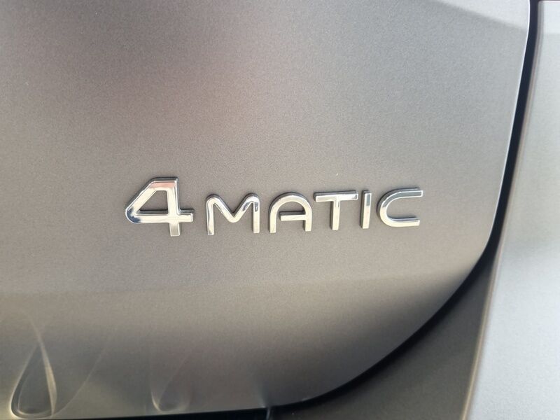 More views of Mercedes-Benz EQB