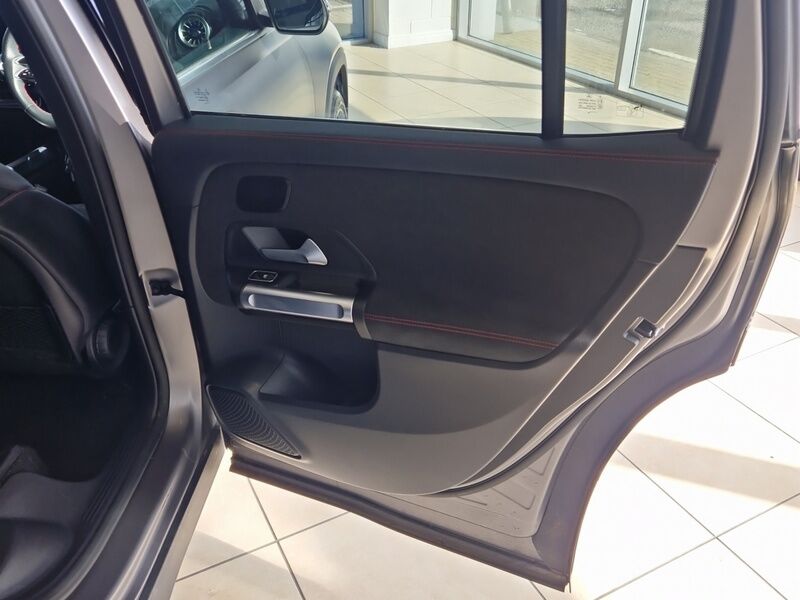 More views of Mercedes-Benz EQB