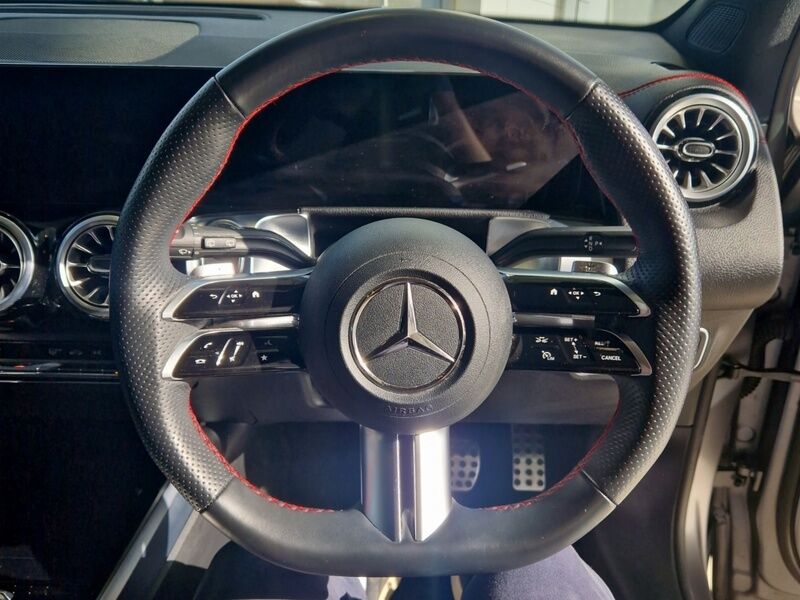More views of Mercedes-Benz EQB