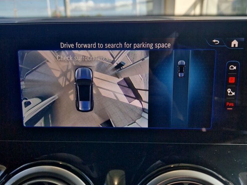 More views of Mercedes-Benz EQB