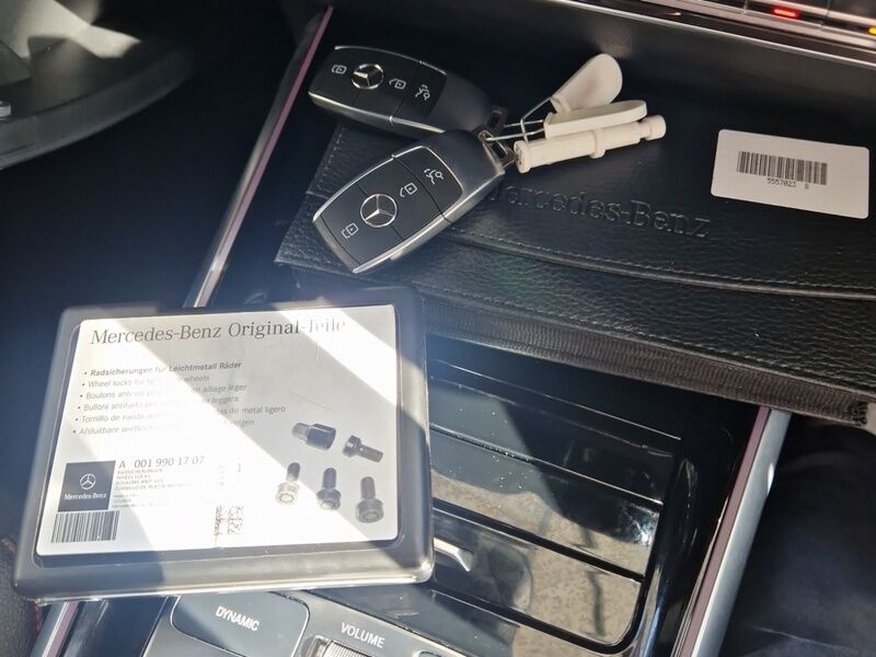 More views of Mercedes-Benz EQB