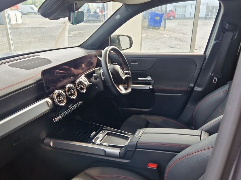 More views of Mercedes-Benz EQB
