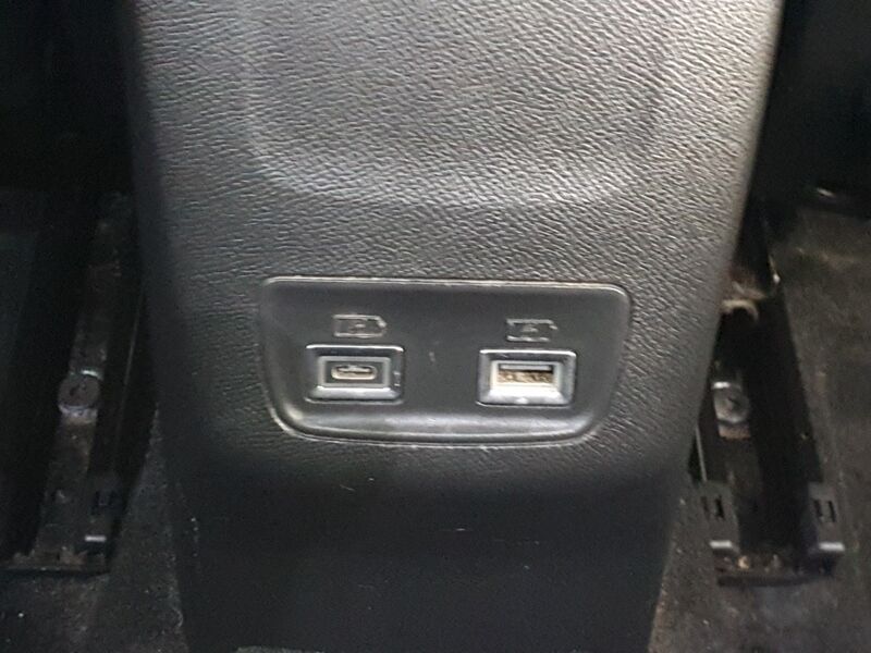 More views of Peugeot 2008