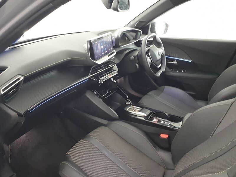 More views of Peugeot 2008