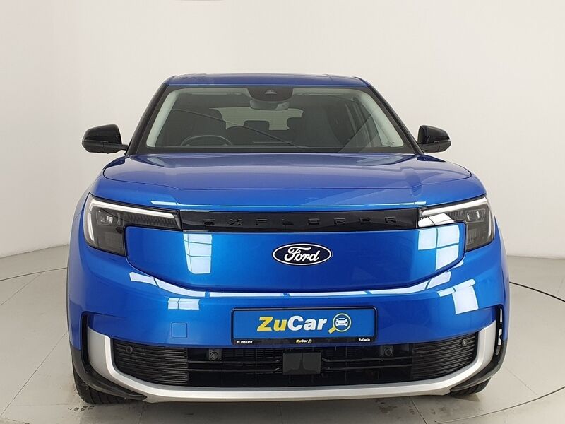 More views of Ford Explorer
