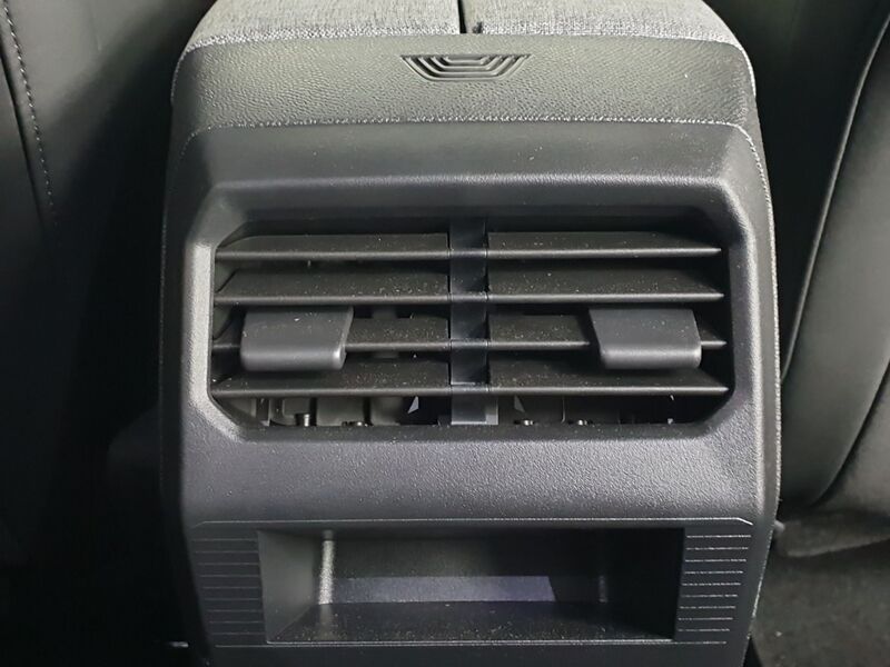 More views of Peugeot 3008