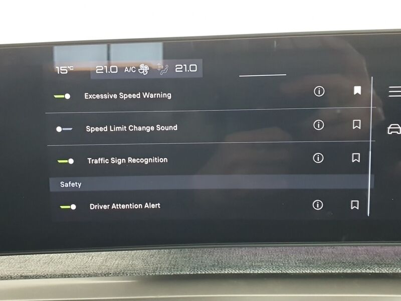 More views of Peugeot 3008