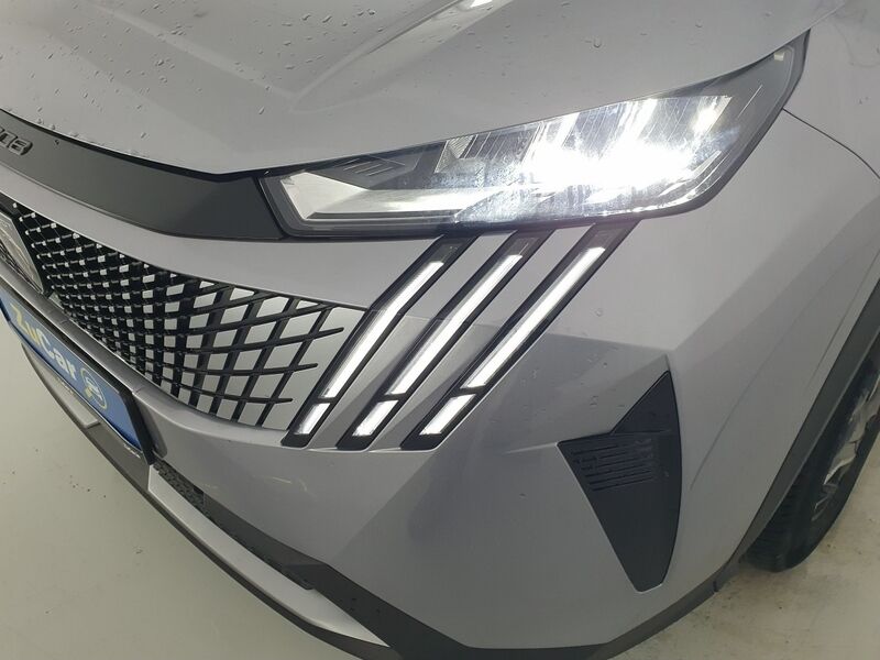 More views of Peugeot 3008