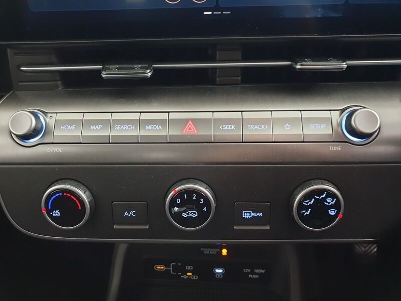 More views of Hyundai KONA