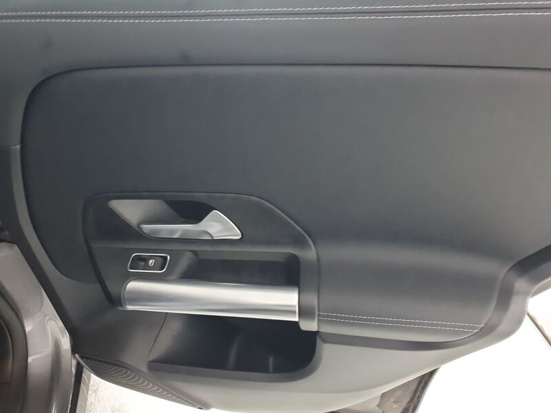 More views of Mercedes-Benz GLA
