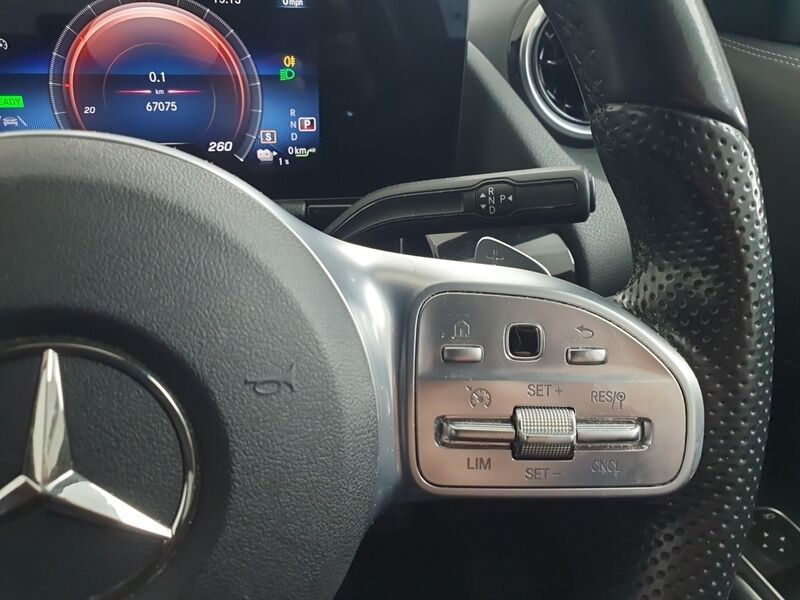 More views of Mercedes-Benz GLA
