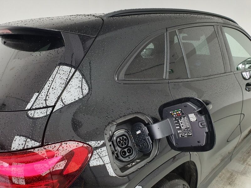 More views of Mercedes-Benz EQA