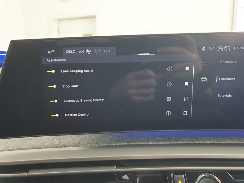 More views of Peugeot 3008