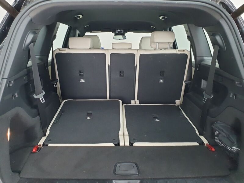 More views of Mercedes-Benz GLB