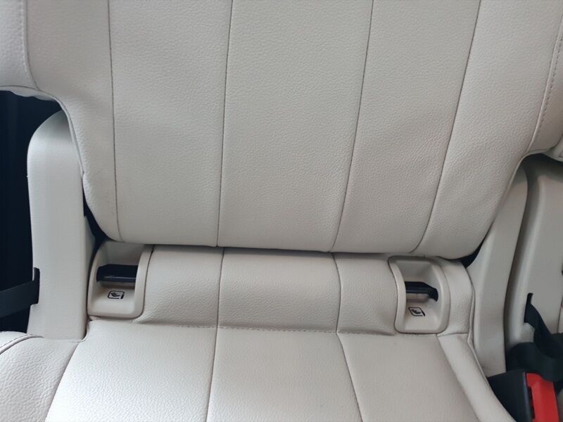 More views of Mercedes-Benz GLB