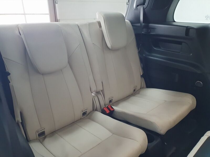 More views of Mercedes-Benz GLB