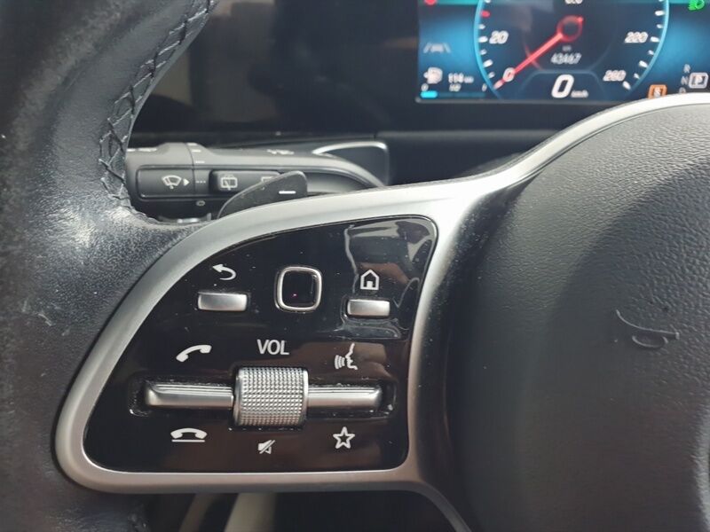 More views of Mercedes-Benz GLB