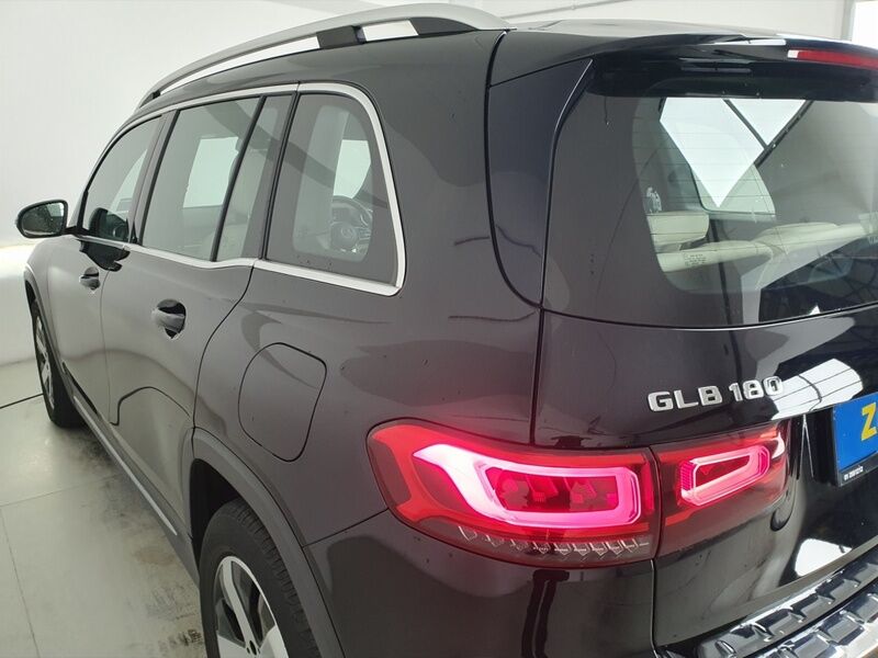 More views of Mercedes-Benz GLB