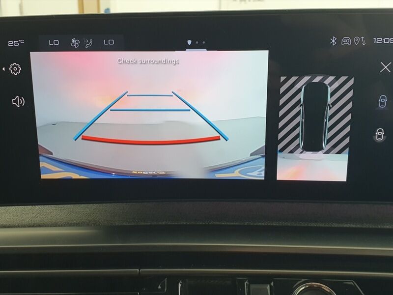 More views of Peugeot 5008