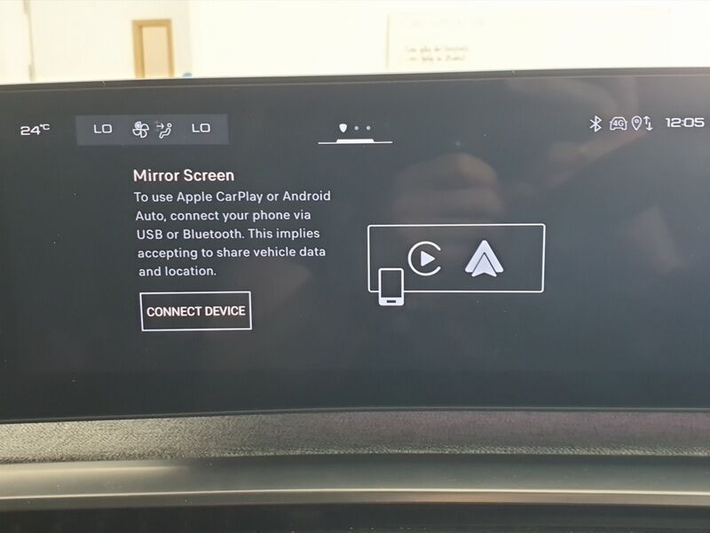 More views of Peugeot 5008