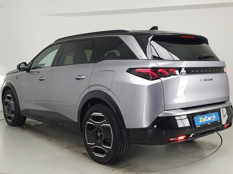 More views of Peugeot 5008