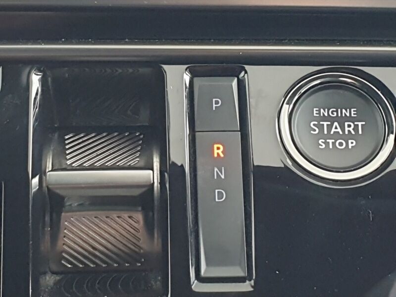More views of Peugeot 5008