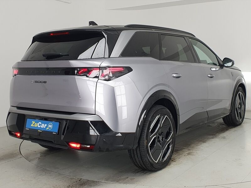 More views of Peugeot 5008